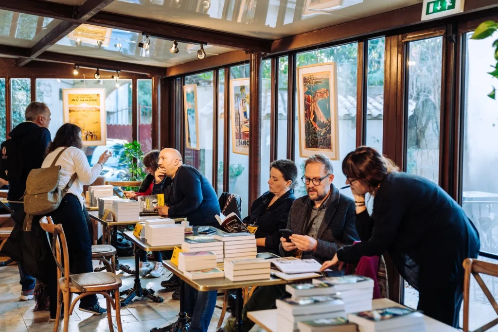 auteurs stand festival polar villeneuve lez avignon