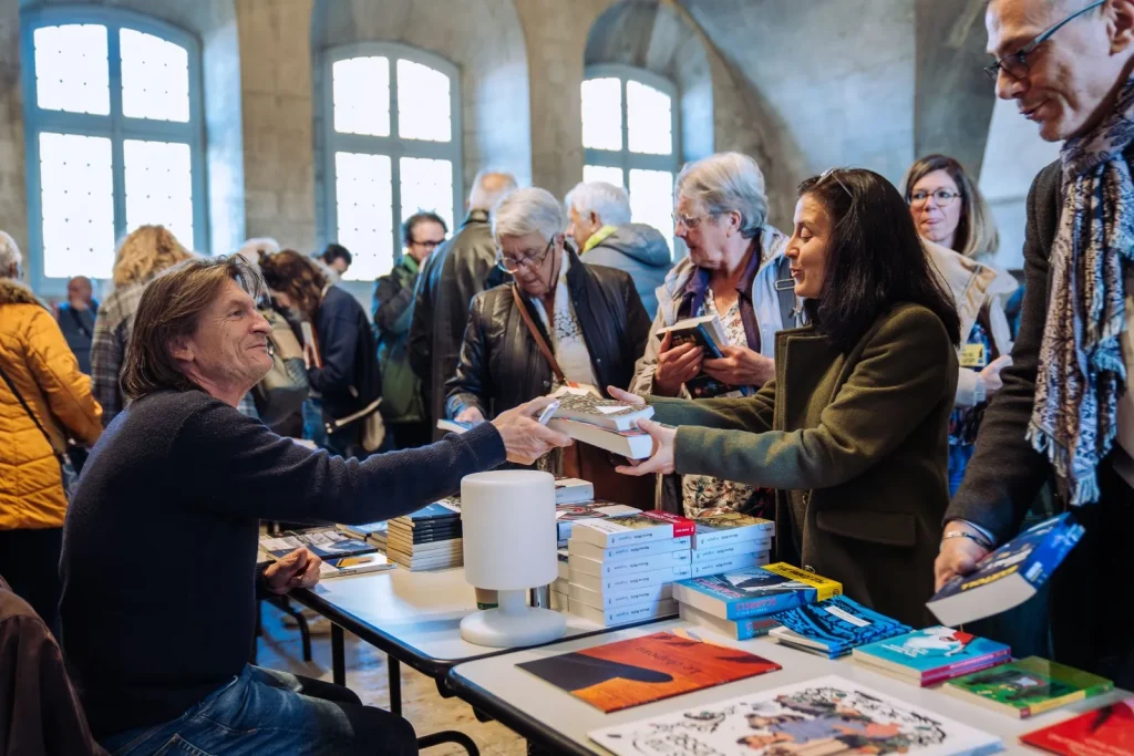 auteurs stand festival polar villeneuve lez avignon