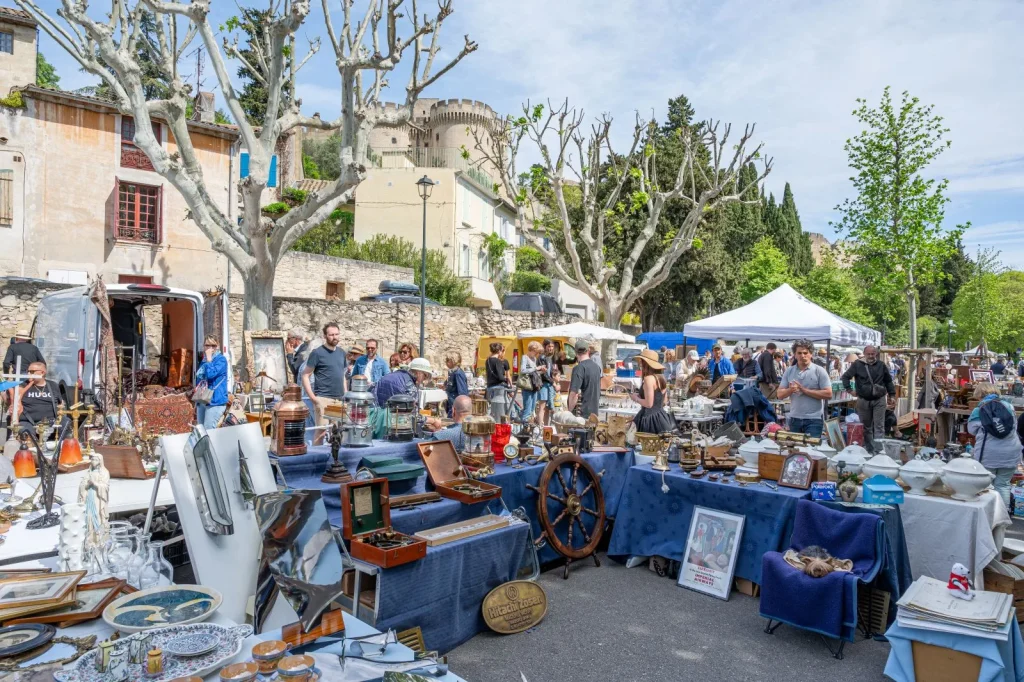 brocante et marché aux puces avignon