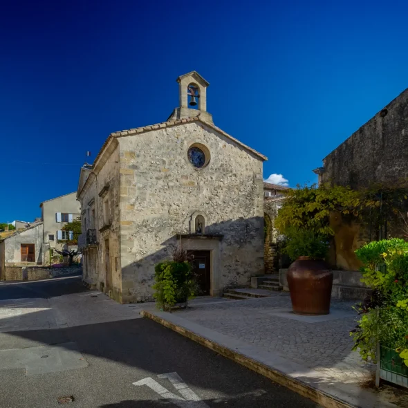 Découvrir les trésors historiques autour d’Avignon cet hiver.