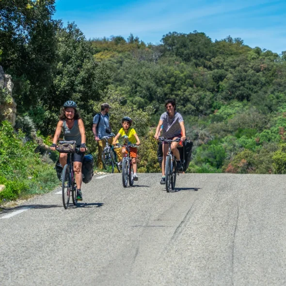 balade vélo pont du gard ont avignon famille