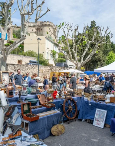 brocante et marché aux puces avignon