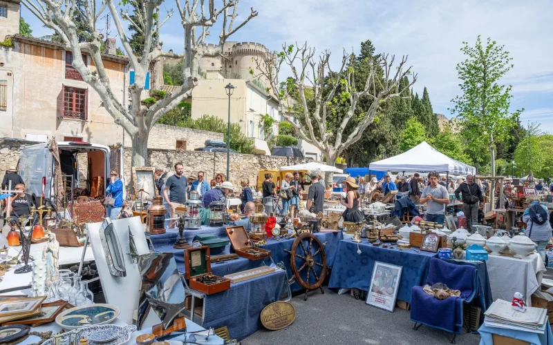 brocante et marché aux puces avignon