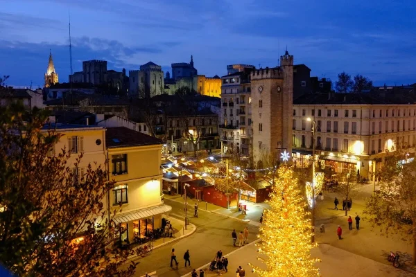 Marchés de Noël à Avignon : où dénicher des cadeaux de créateurs locaux ?