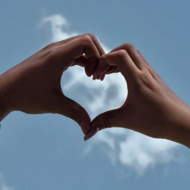 Saint Valentin : 5 idées pour rendre ta moitié heureuse (spoiler : c’est plus simple que tu ne le crois)