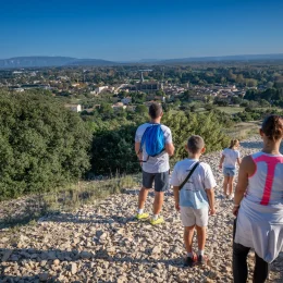 Slow tourisme en Provence : prendre le temps de vivre le Grand Avignon autrement