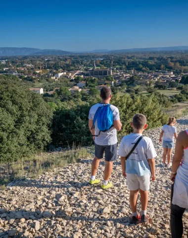 Slow tourisme en Provence : prendre le temps de vivre le Grand Avignon autrement