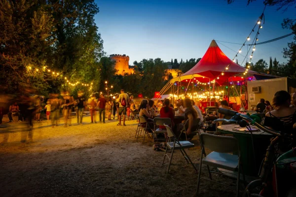 Villeneuve en scène le soir