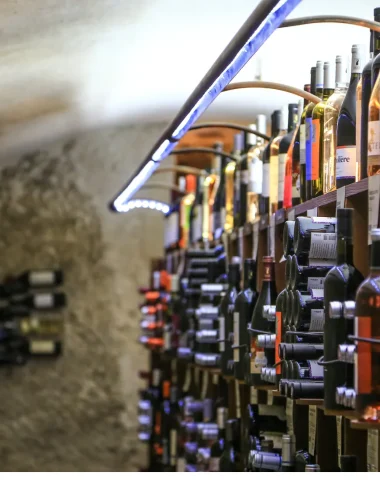 bouteilles vin cave