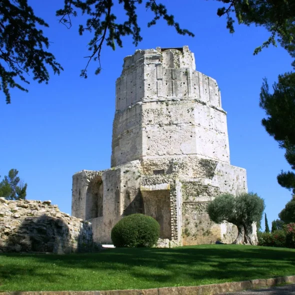 Tour magne Nîmes